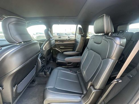 New 2025 Jeep Grand Cherokee L Overland w/ Luxury Tech Group IV image 24