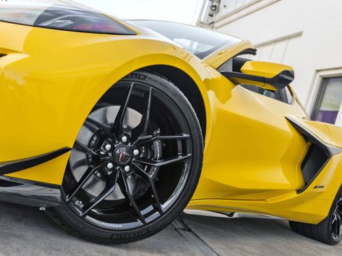 Used 2025 Chevrolet Corvette Z06 w/ Stealth Interior Trim Package image 5