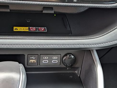 Used 2025 Toyota Highlander XSE AWD/4WD image 18