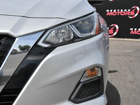 Used 2020 Nissan Altima 2.5 S FWD image 11