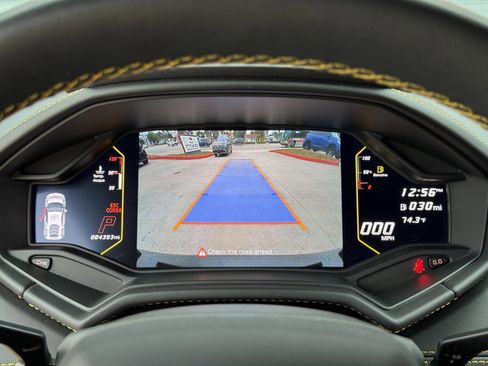 Used 2021 Lamborghini Huracan EVO image 23