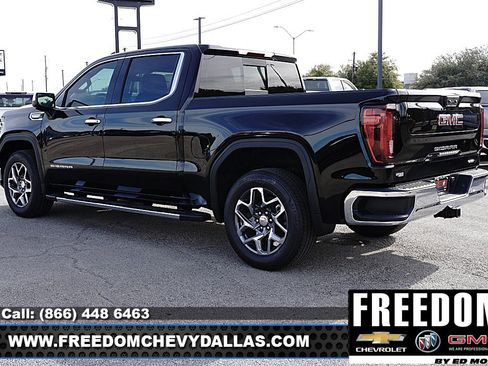 New 2026 GMC Sierra 1500 SLT image 5