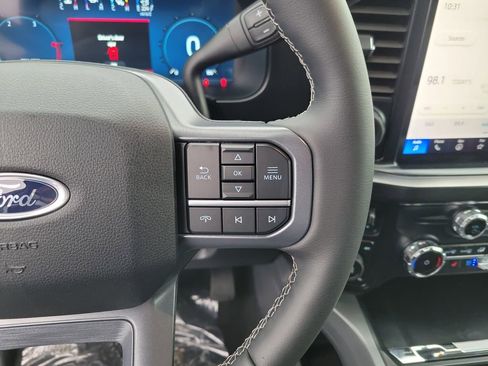 New 2026 Ford F250 Lariat w/ Black Appearance Package AWD/4WD image 12