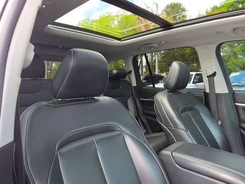 Used 2023 Jeep Grand Cherokee 4WD 4xe image 11