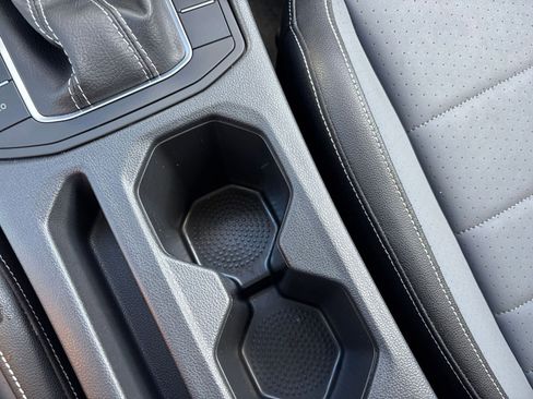 Used 2025 Volkswagen Jetta SE image 40