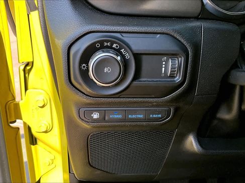 Used 2023 Jeep Wrangler Unlimited w/ Cold Weather Group AWD/4WD image 34