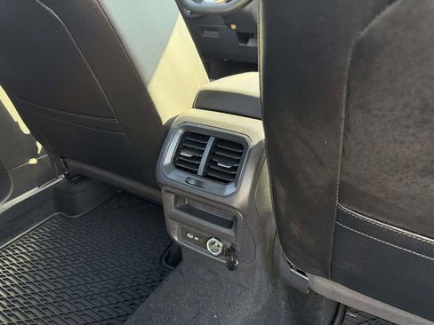 Used 2023 Volkswagen Tiguan SEL R-Line image 16