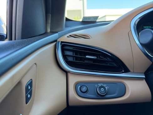 Used 2017 Chevrolet Volt Premier w/ Driver Confidence II Package image 19