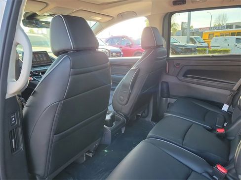 New 2026 Honda Odyssey Touring image 15