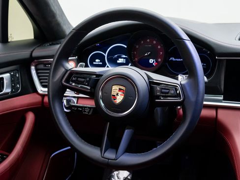 Certified 2023 Porsche Panamera Platinum Edition image 12