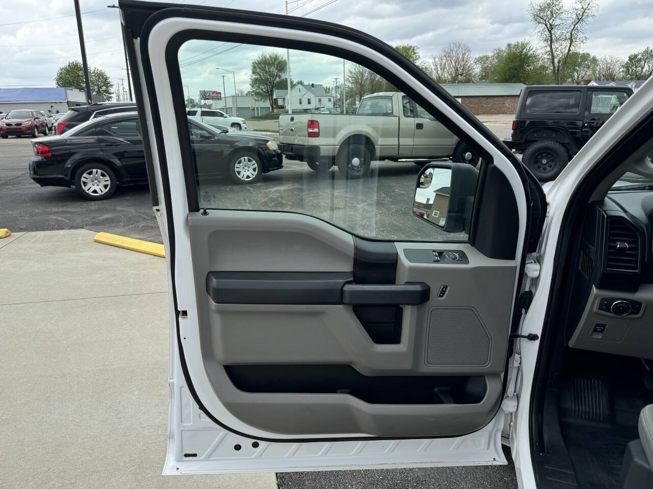 Used 2016 Ford F150 XL w/ Equipment Group 101A Mid RWD image 16