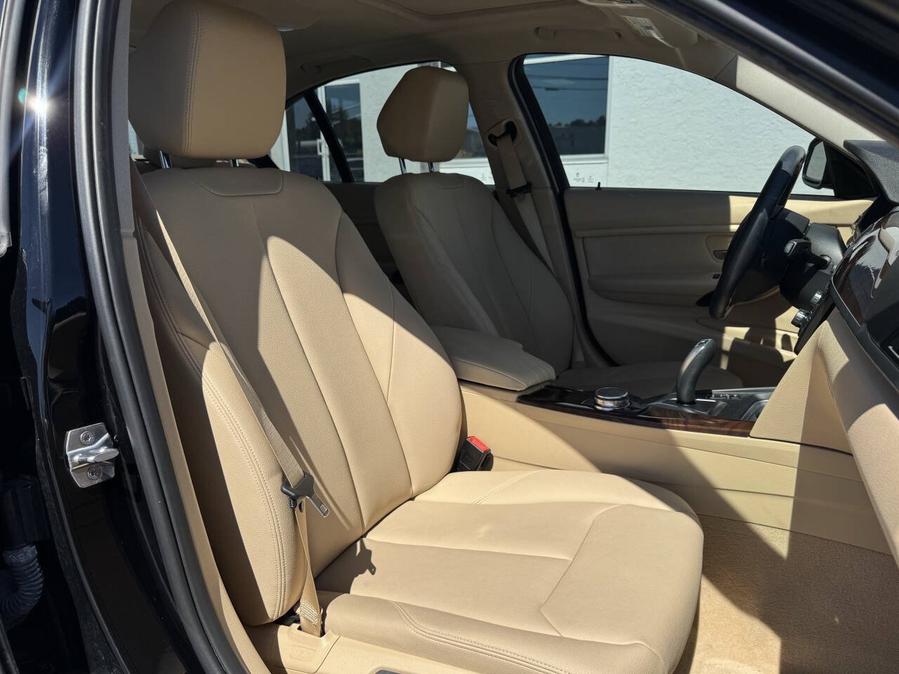 Used 2015 BMW 328i Sedan w/ Driver Assistance Package RWD image 10