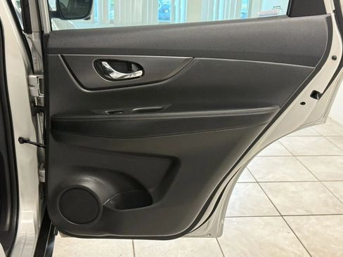 Used 2016 Nissan Rogue SV w/ SV Premium Package AWD/4WD image 22