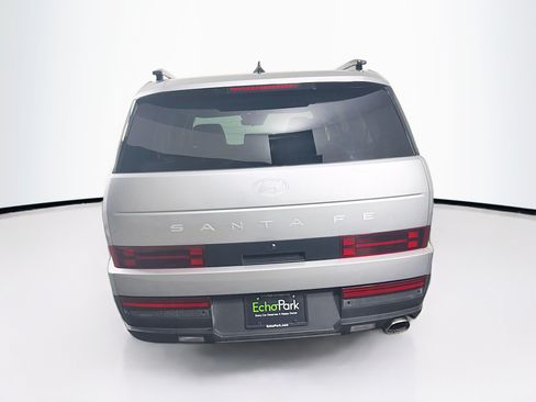 Used 2025 Hyundai Santa Fe SEL FWD image 7