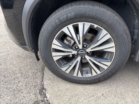 Used 2023 Nissan Rogue SV AWD/4WD image 10