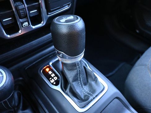 Used 2024 Jeep Wrangler Sport S image 29