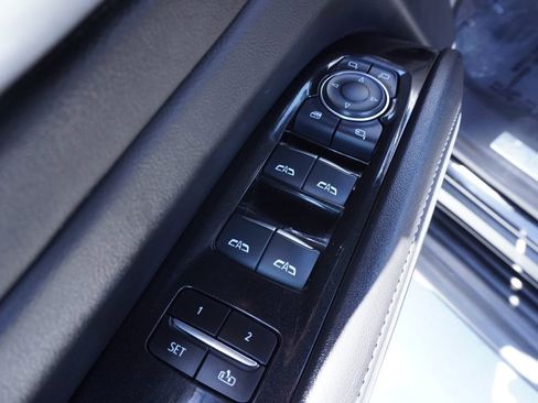 Used 2024 Cadillac Escalade Sport AWD/4WD image 17