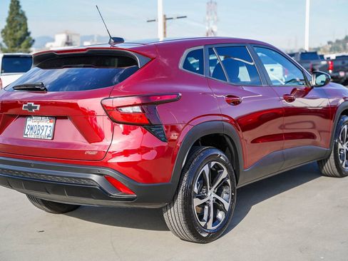 Used 2024 Chevrolet Trax RS w/ Driver Confidence Package image 9