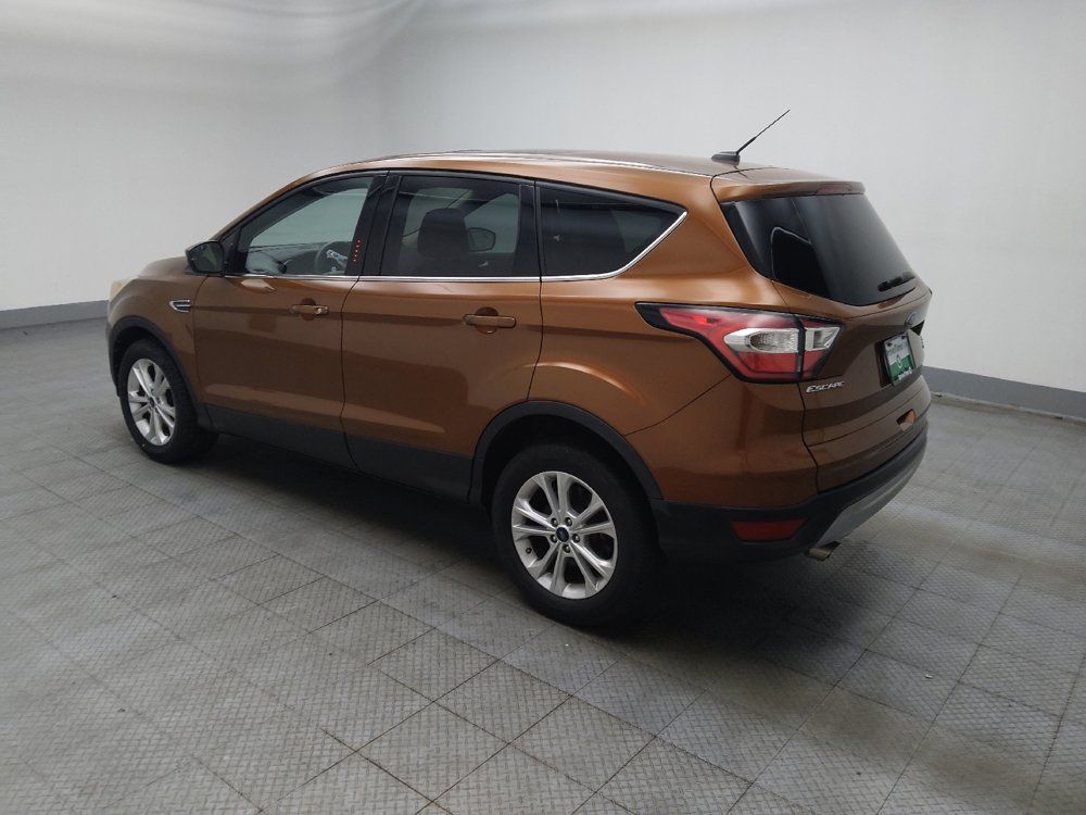 Used 2017 Ford Escape SE FWD image 3