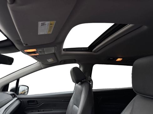 Used 2024 Honda Odyssey EX-L image 3