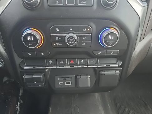 Used 2023 Chevrolet Silverado 3500 LTZ image 19