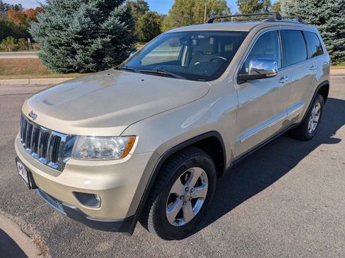 Used 2011 Jeep Grand Cherokee Limited w/ Luxury Group II image 5