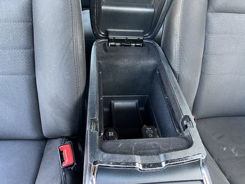 Used 2014 Dodge Charger SE RWD image 22