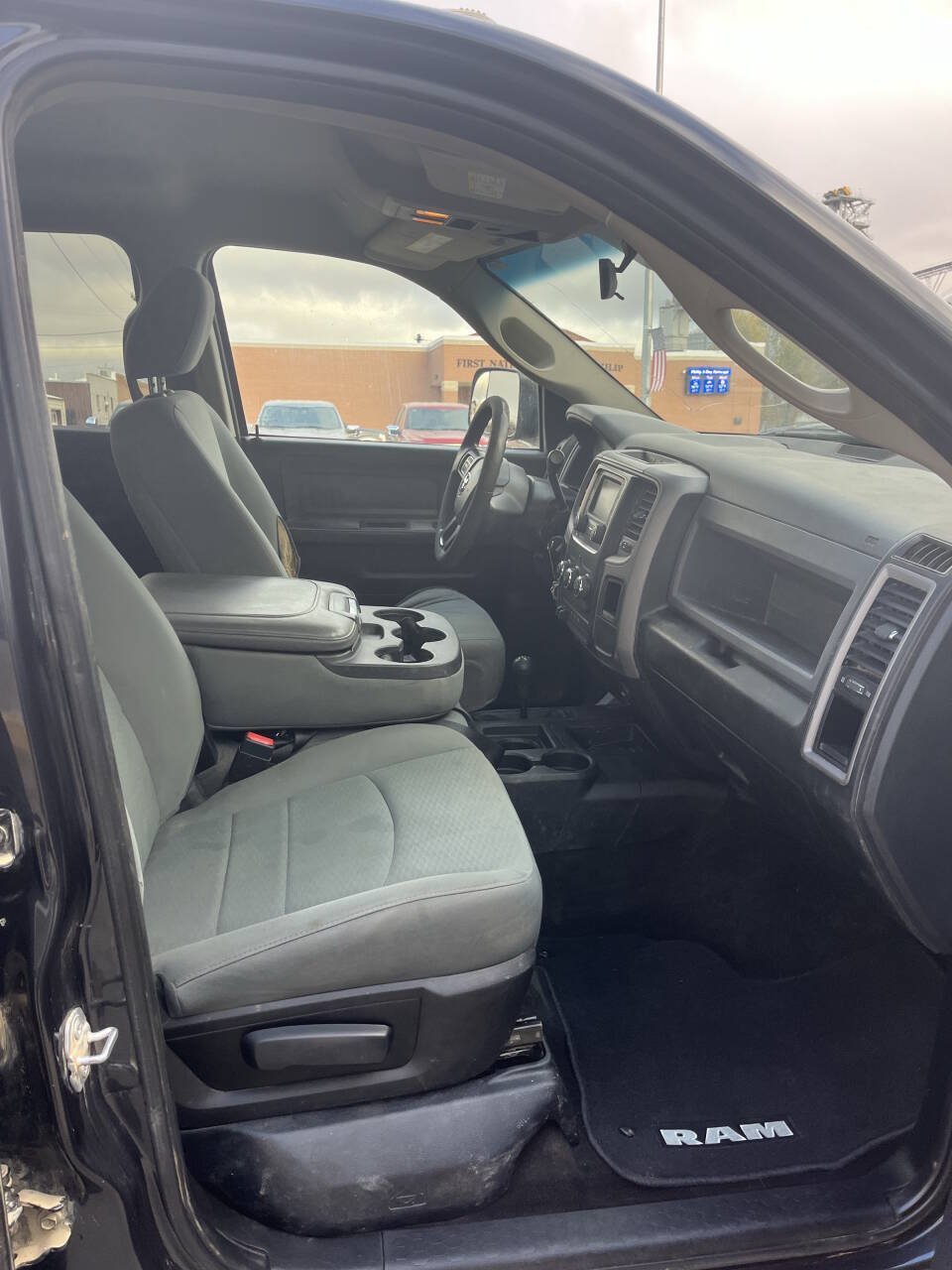 Used 2017 RAM 3500 Tradesman w/ Chrome Appearance Group AWD/4WD image 6