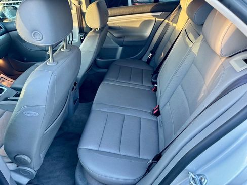 Used 2005 Volkswagen Jetta 2.5 image 13