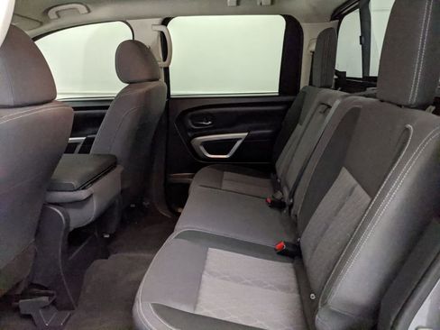 Used 2024 Nissan Titan SV image 22