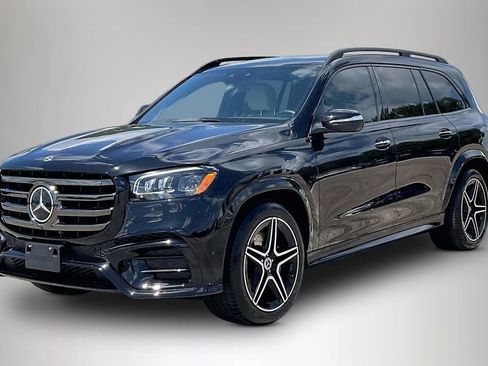 Used 2024 Mercedes-Benz GLS 450 4MATIC image 2