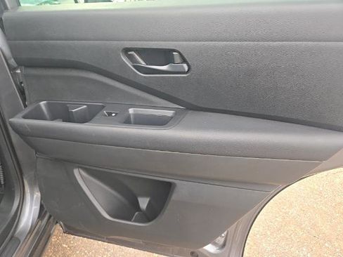 Certified 2024 Nissan Pathfinder S image 25