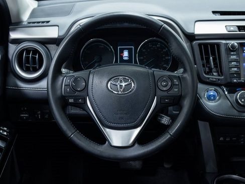 Used 2017 Toyota RAV4 Limited image 13