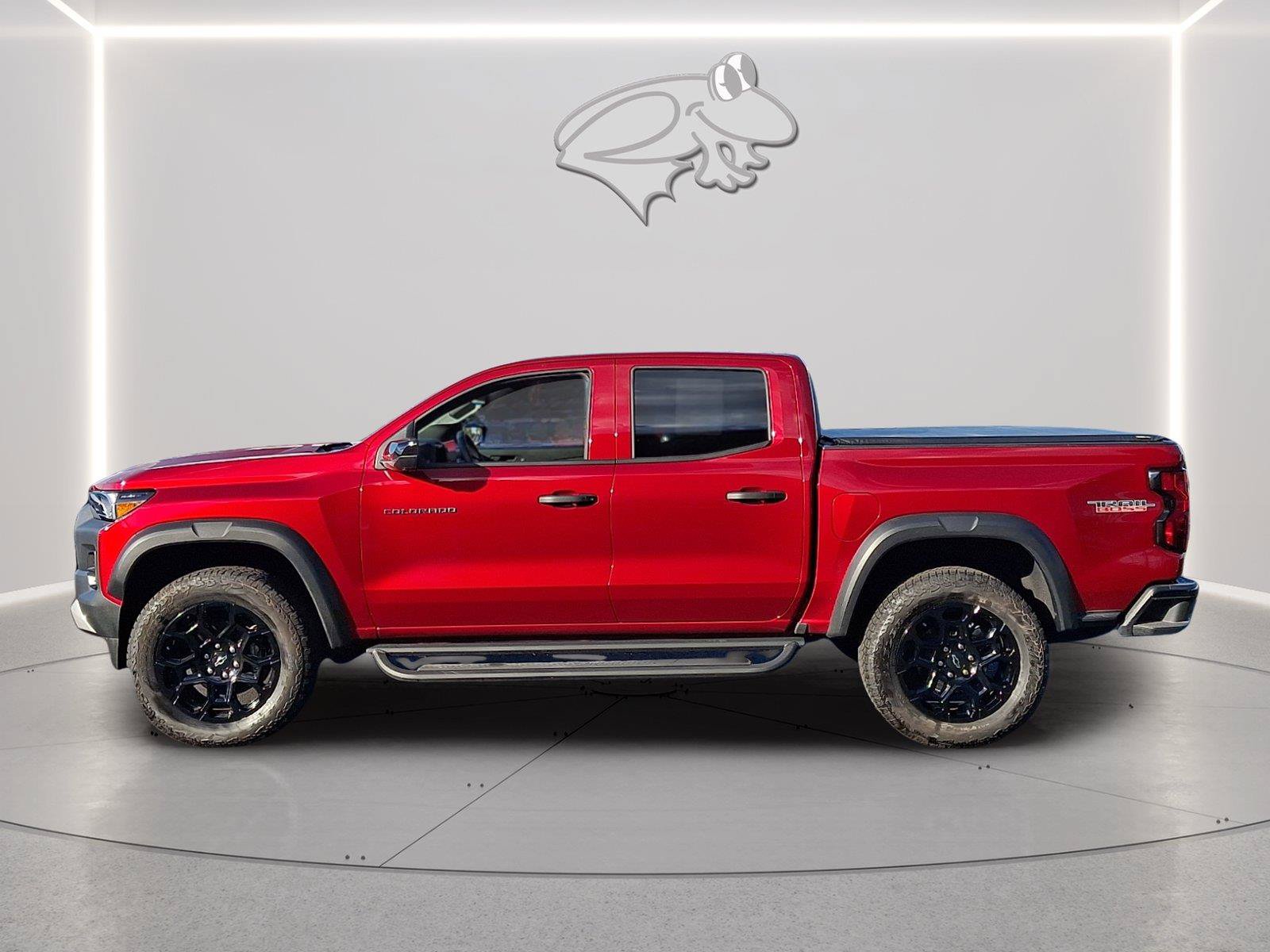 Used 2026 Chevrolet Colorado Trail Boss AWD/4WD image 2