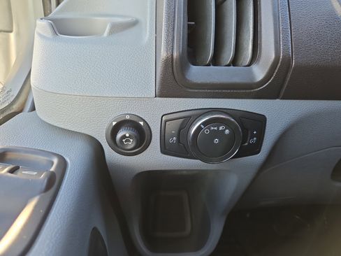 Used 2018 Ford Transit 350 XLT image 19