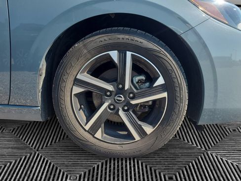 Used 2025 Nissan Sentra SV FWD image 16