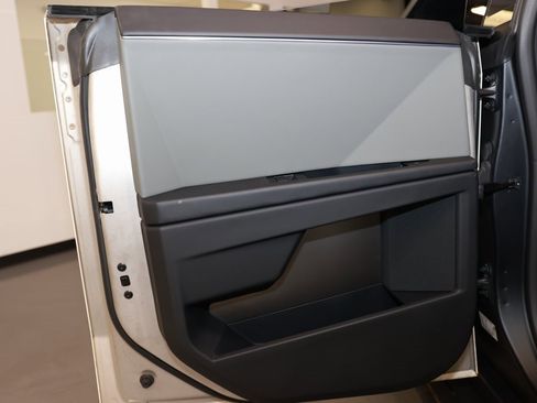 Used 2024 Tesla Cybertruck AWD Crew Cab image 21