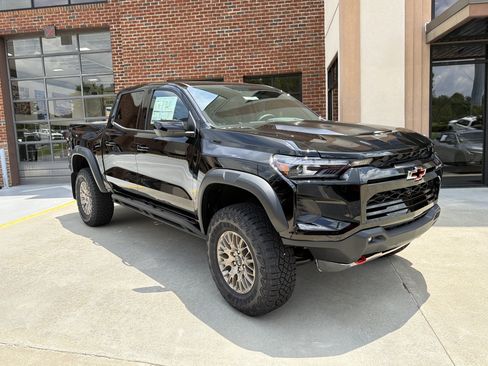 New 2026 Chevrolet Colorado ZR2 w/ Technology Package AWD/4WD image 3