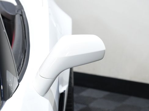 Used 2015 Chevrolet Corvette Z06 w/ 3LZ Preferred Equipment Group image 11