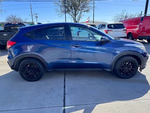 Used 2016 Honda HR-V EX image 4