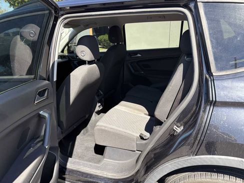 Used 2018 Volkswagen Tiguan S image 16