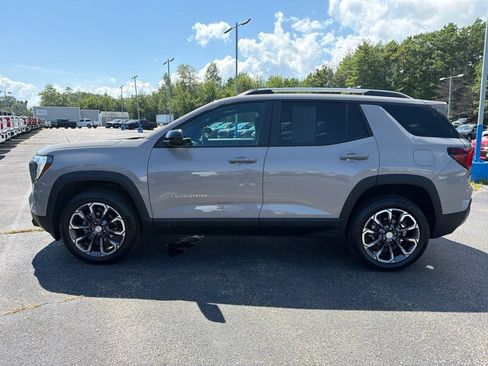 Used 2025 GMC Terrain Elevation w/ Elevation Premium Package AWD/4WD image 3