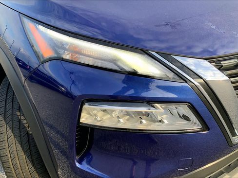 Used 2023 Nissan Rogue SV FWD image 25
