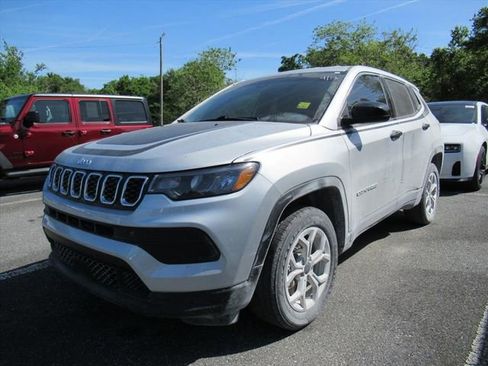 Used 2025 Jeep Compass Sport w/ Mopar Graphics Package AWD/4WD image 2