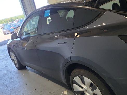 Used 2023 Tesla Model Y Long Range AWD/4WD image 4