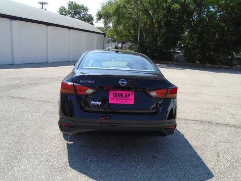 Used 2025 Nissan Altima 2.5 SV FWD image 22