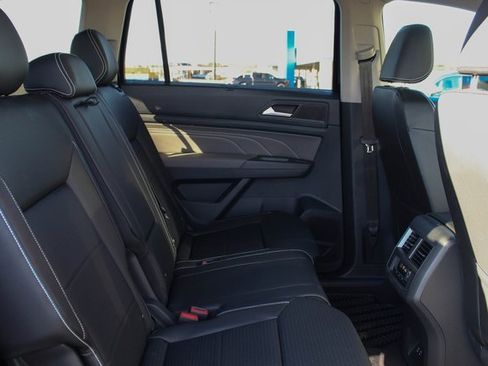 Used 2023 Volkswagen Atlas SE image 15