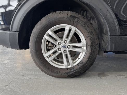 Used 2023 Ford Explorer XLT w/ Equipment Group 202A image 33