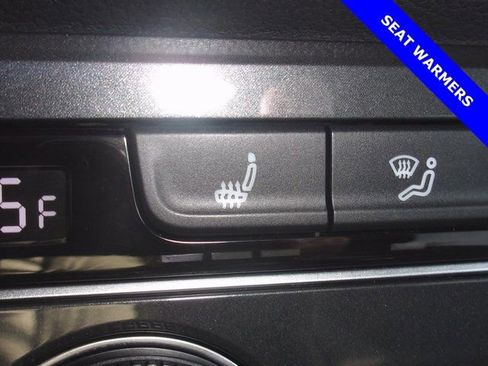 Used 2019 Volkswagen Tiguan SEL image 9