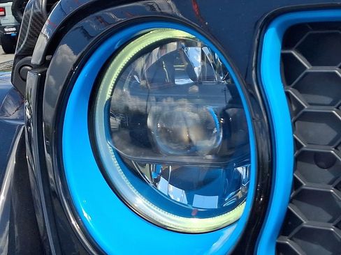 Used 2023 Jeep Wrangler Unlimited Sahara w/ Cold Weather Group image 11